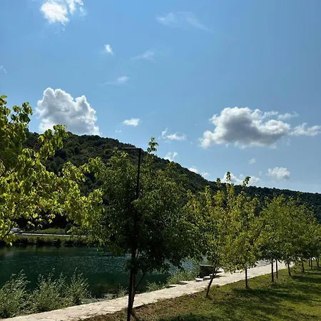 Holiday home Riverside Chalet Una